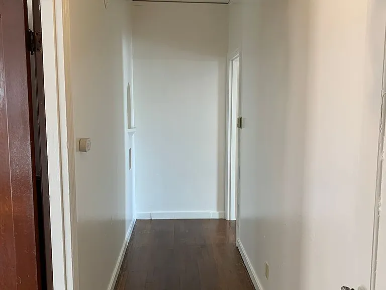 560 Jefferson St — Photo 11