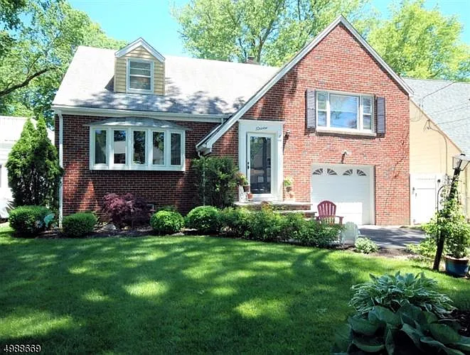 7 Greenwood Ave photo 1
