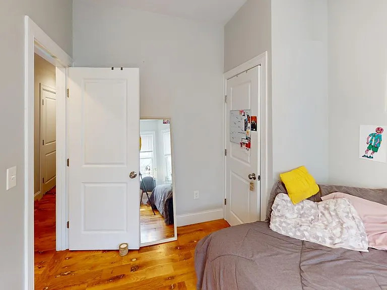 224 Lexington St #2 — Photo 13