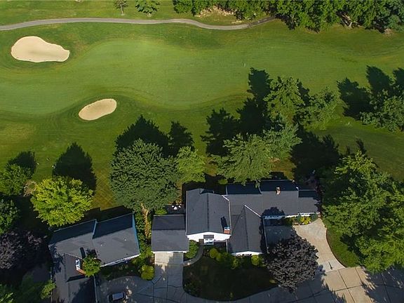 3rd image of 23 Hickory Dr