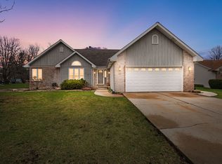 125 N Hamilton Dr, Grant Park, IL