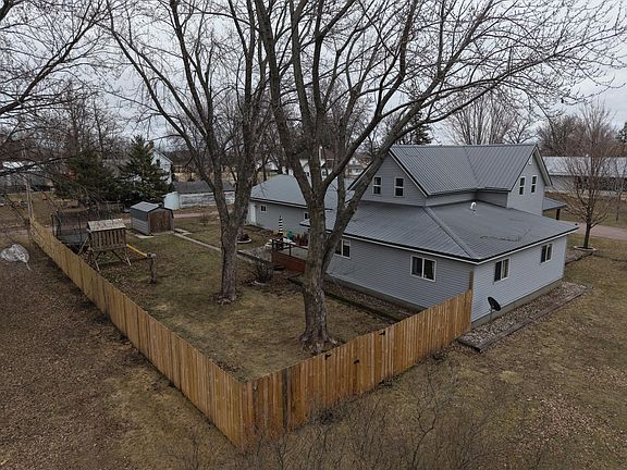4th image of 221 S Spencer St