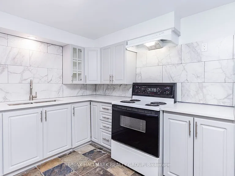 1542 Saint Georges St #B — Photo 5