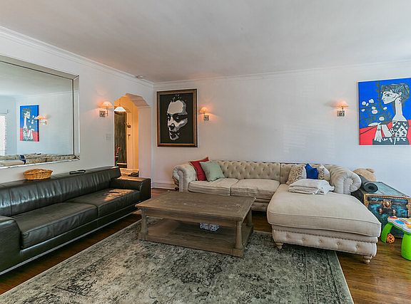 5th image of 1718 W Estes Ave #1