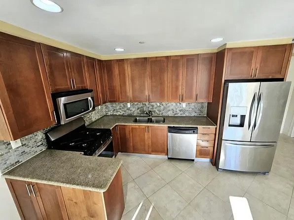 1546 East 12th Street #5, photo 2