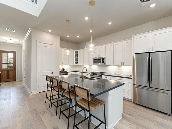4th image of 5820 Harper Park Dr