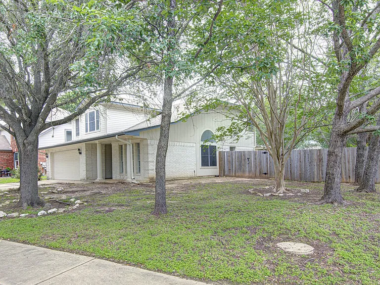 4300 Companeros Way — Photo 3