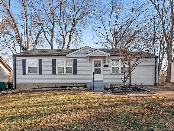 3rd image of 1207 Odessa Dr