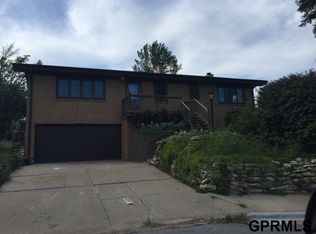 3214 Pleasant Dr, Bellevue, NE 68147