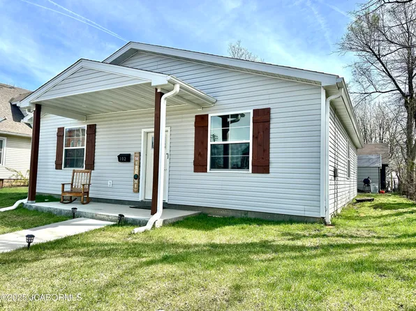 102 S High St, California, MO 65018