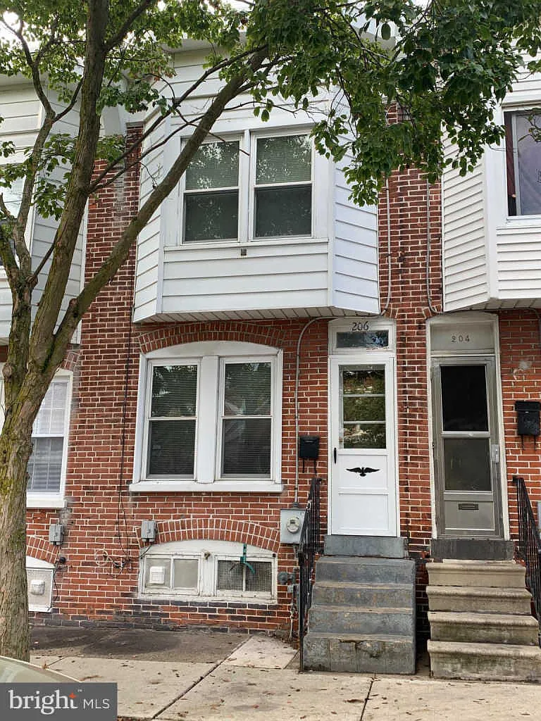 206 Stroud St photo 1