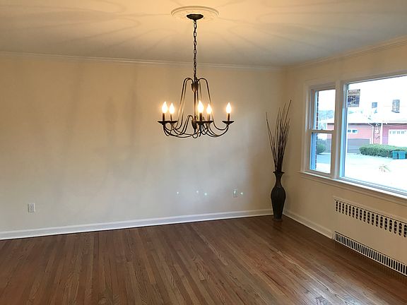 2nd image of 2 Gantner Ave