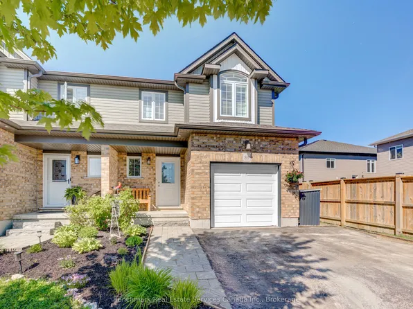 39 Leesboro Trl, Thames Centre, ON N0M 2P0