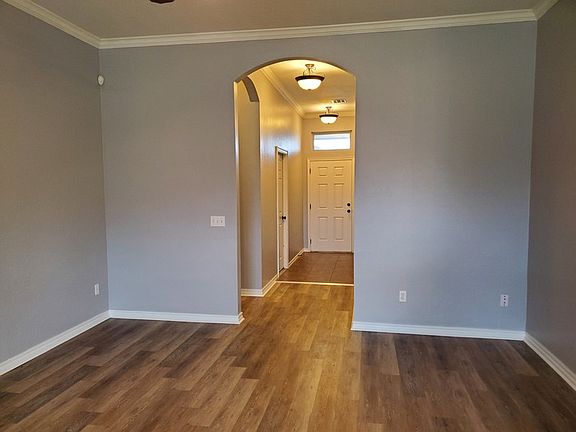 5th image of 2163 Peacock Dr
