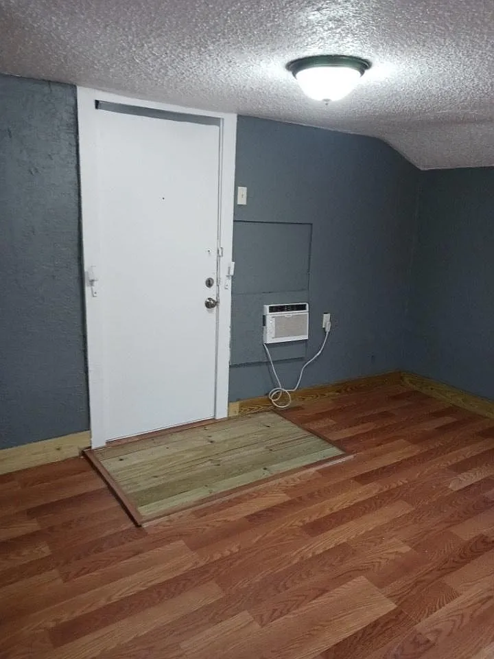 1 bed, 500 sqft, $495 — Photo 3