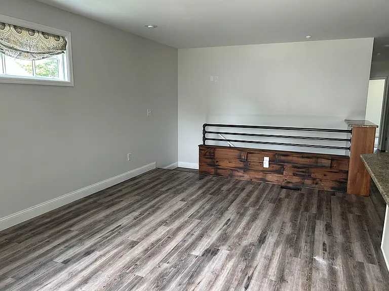 6636 Pinkney St — Photo 3