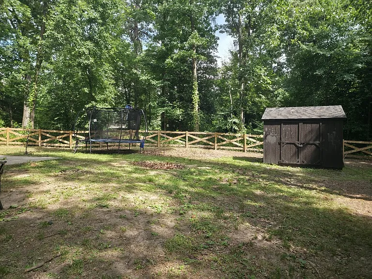285 Michener Ct E — Photo 25