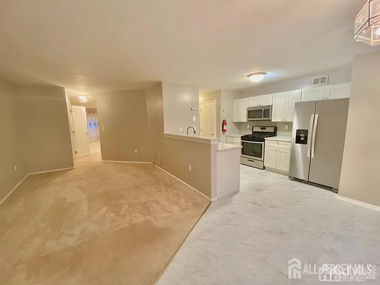 315 Plymouth Rd — Photo 4