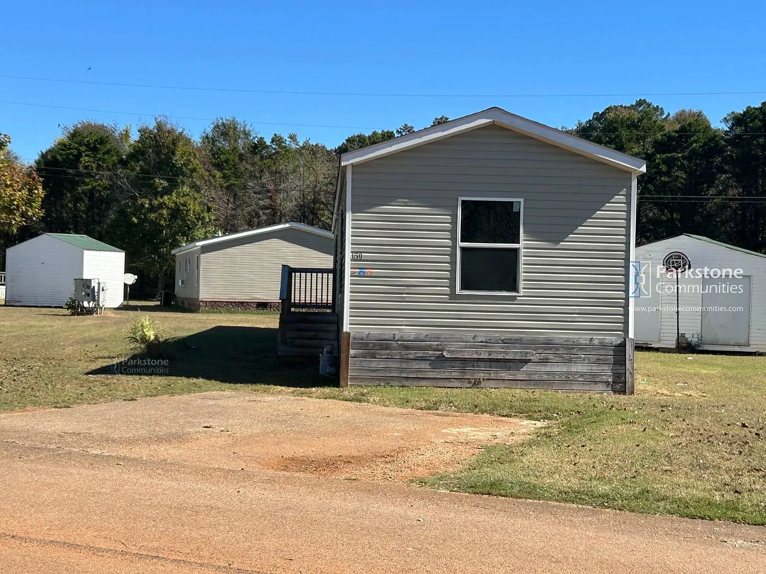 3 bed, 2.0 bath, $999 — Photo 1
