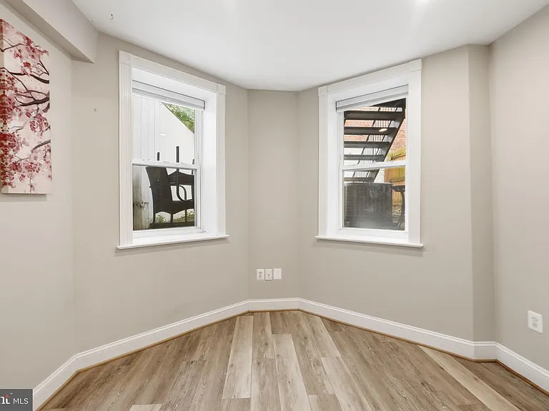 706 12th St NE — Photo 36