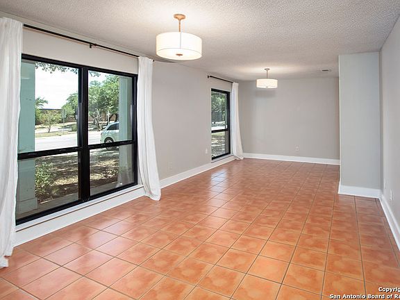 4th image of 5703 CARY GRANT DR