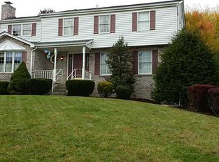 2230 Woodmont Dr, Murrysville, PA