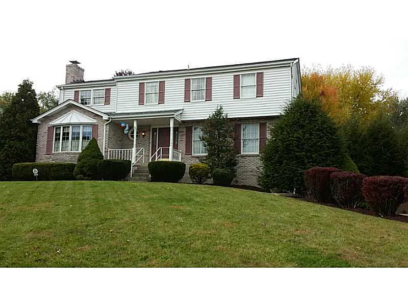 2230 Woodmont Dr photo 1
