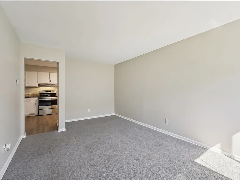 Worthington Court Townhomes — Photo 4