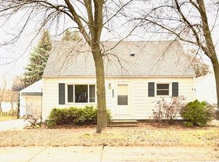 1032 S Oak Ave, Owatonna, MN 55060