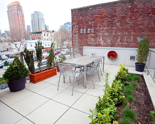 Sold by Luminous Realty | media 14