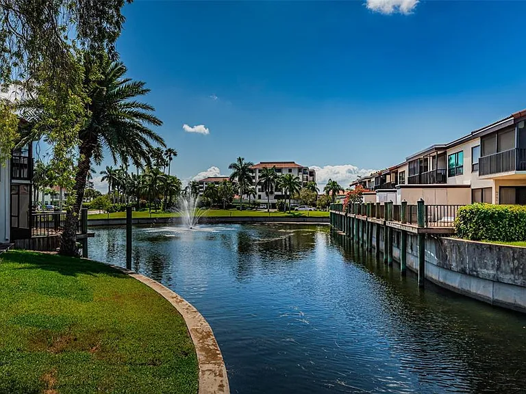 Bahia Del Mar Blvd — Photo 10