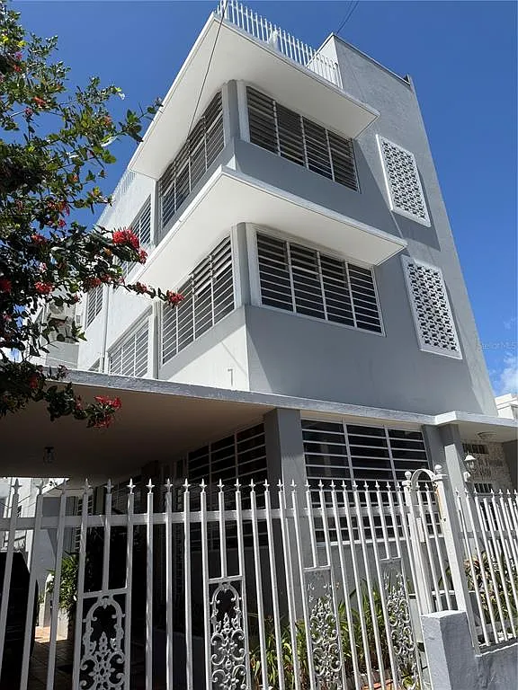 3 bed, 2.0 bath, $4,900 — Photo 1