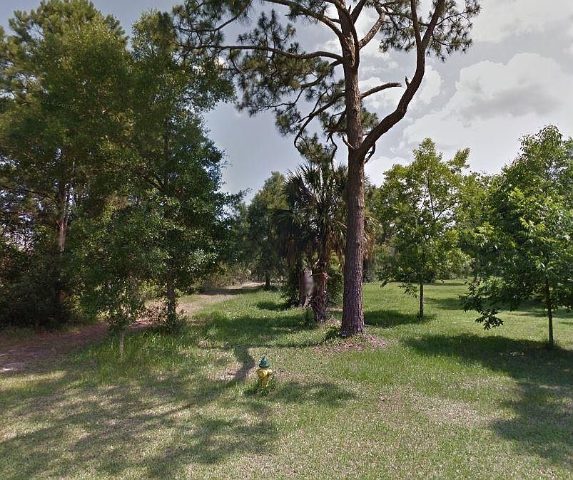 1st image of 210 E Weed St
