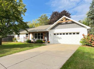 2550 He Nis Ra Ln, Green Bay, WI 54304