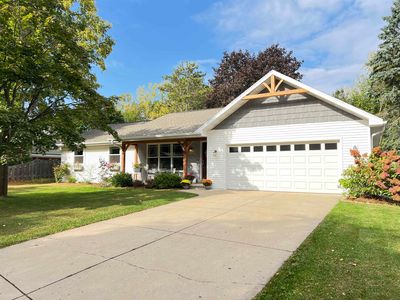 2550 He Nis Ra Ln, Green Bay, WI, 54304