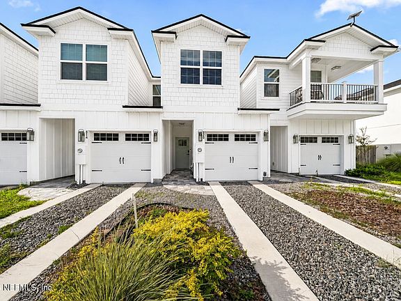 2nd image of 820 5TH Avenue S