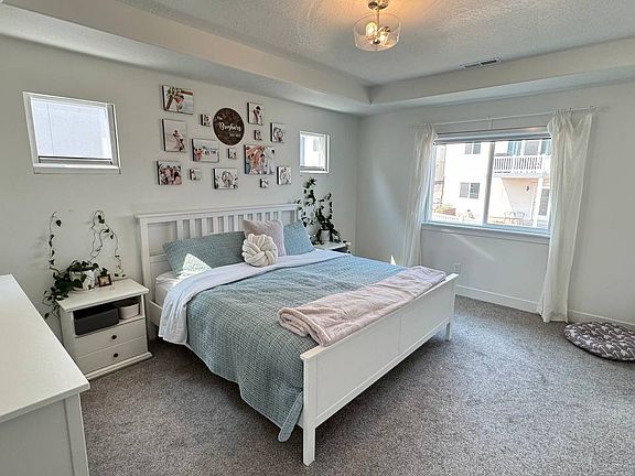 4th image of 1434 W Boseman Way