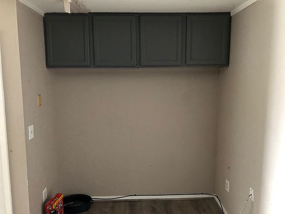 3rd image of 857 Meadowlark Cir