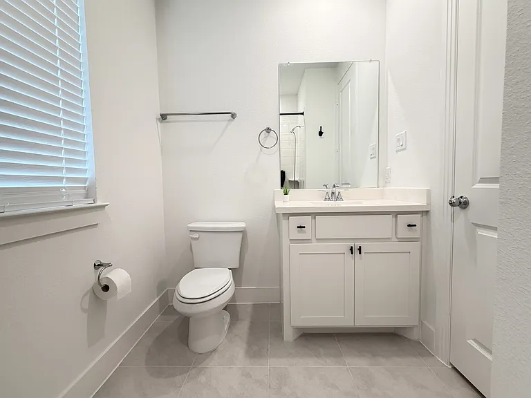1613 Sandhill Ln — Photo 11