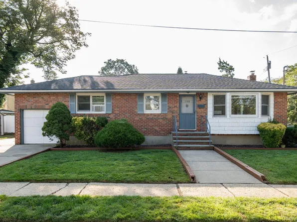 1748 Evergreen Avenue, East Meadow, NY 11554