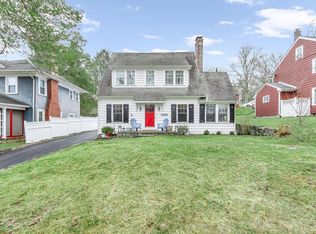 202 Byram Lake Rd, Mount Kisco, NY 10549