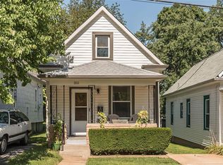 2815 Burgess Ln, Saint Louis, MO 63143
