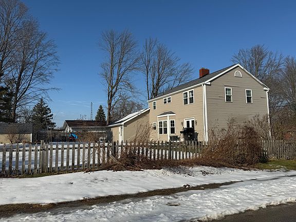 3rd image of 304 Oliver Dr