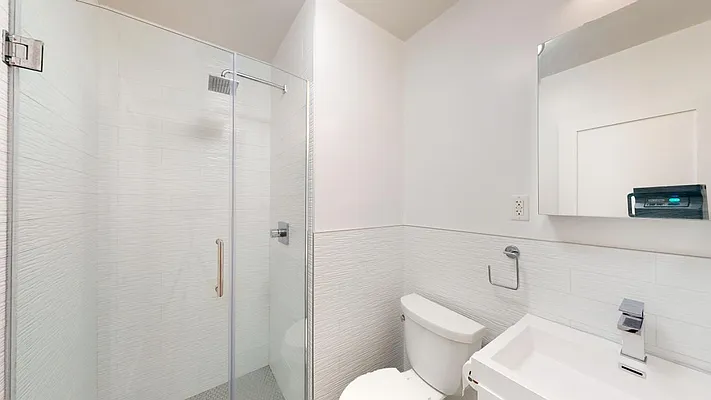 Rented by Bond New York | media 17