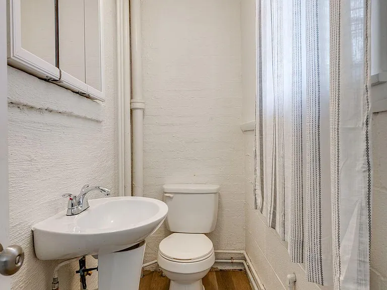 103 Forsythe St #B — Photo 6