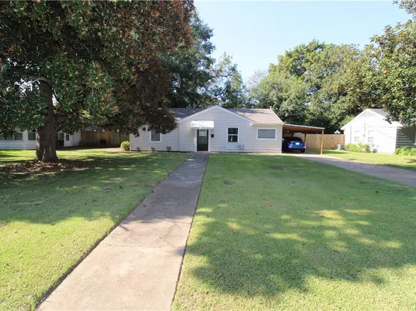 2016 Shirley Park Pl, Alexandria, LA 71301