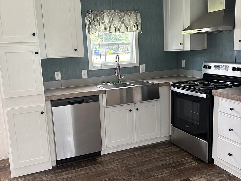 688 Lee Road 120 — Photo 4