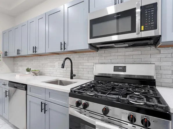 391 Central Avenue image 9 of 25