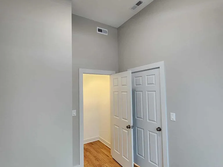 6321 S Eberhart Ave #2 — Photo 21