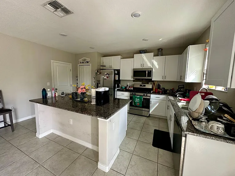 5415 Amaryllis Garden St — Photo 4